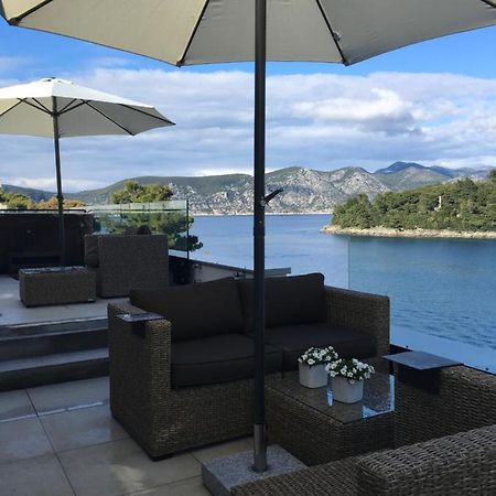 High View-A Seaside Villa With Huge Jacuzzi Račišće Exteriör bild