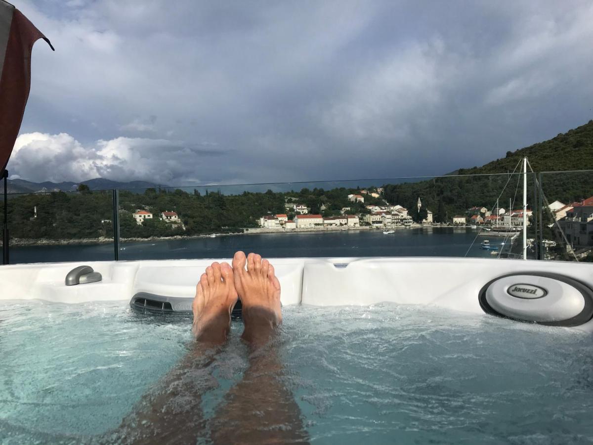 High View-A Seaside Villa With Huge Jacuzzi Račišće Exteriör bild