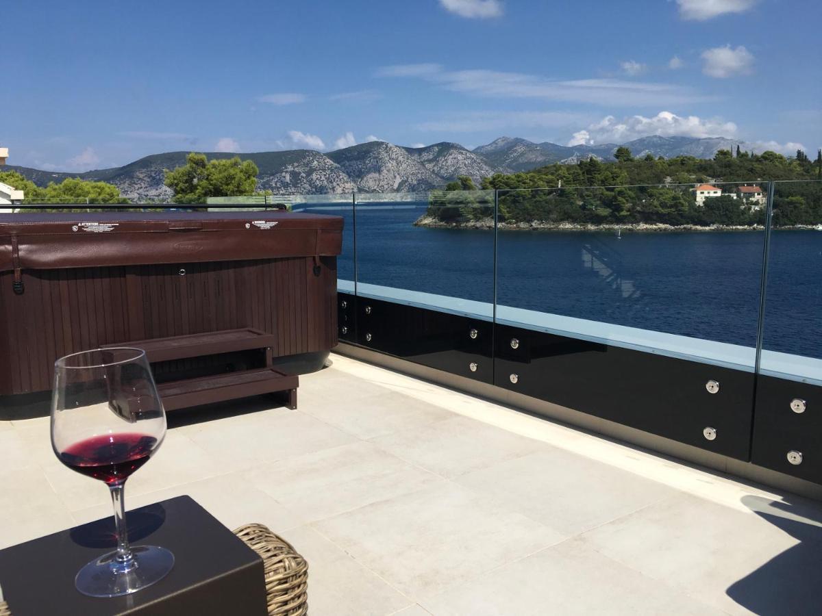 High View-A Seaside Villa With Huge Jacuzzi Račišće Exteriör bild